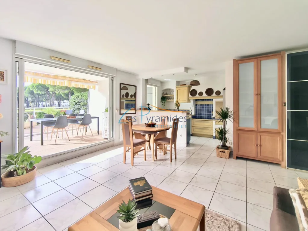 Séjour - Appartement avec Terrasse et Garage à La Grande Motte