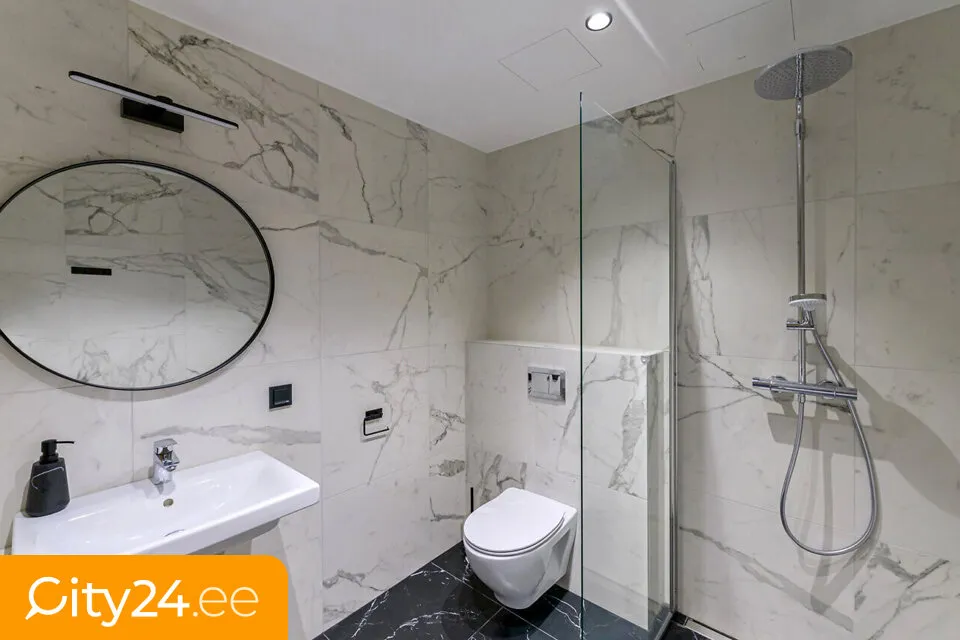 Salles de bain - Minimalist 2-Room Flat with Balcony in Tiskreoja