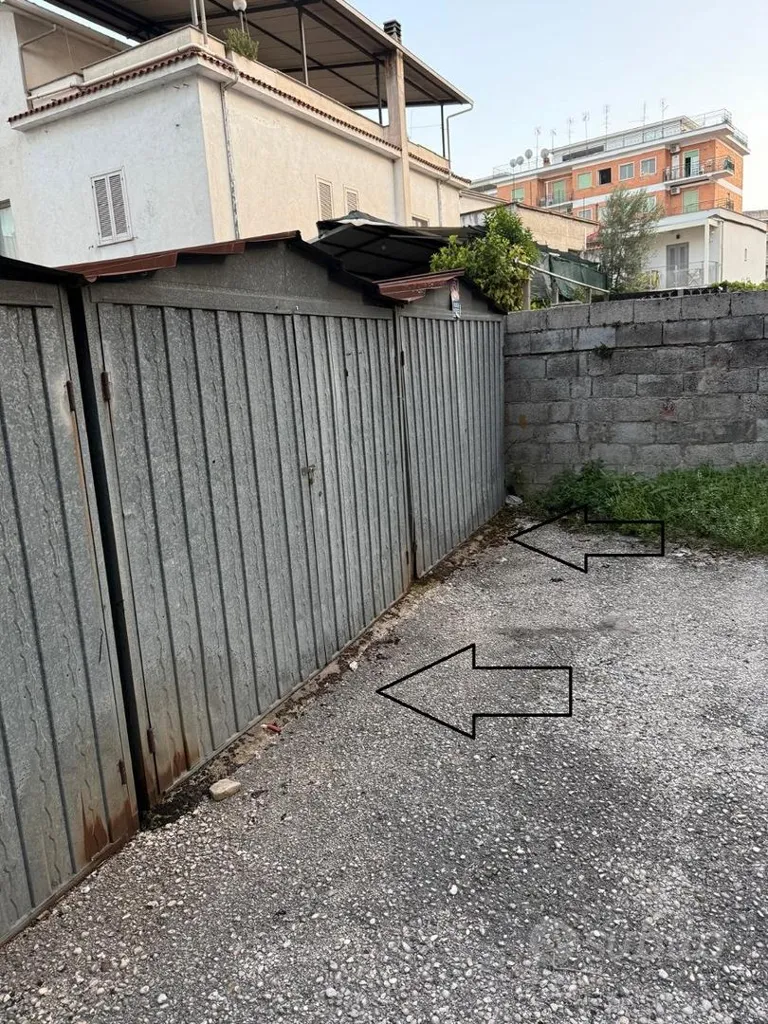 Välivaade - Metal Car Park Box in Cassino