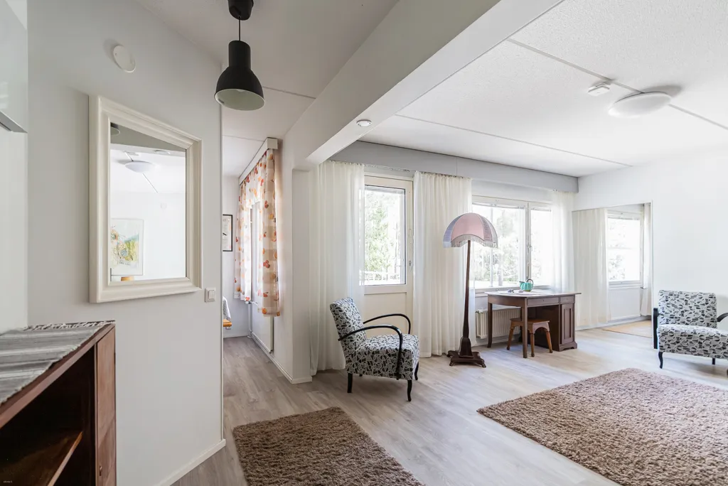 Elutuba - Bright Apartment with Balcony in Hyvinkää