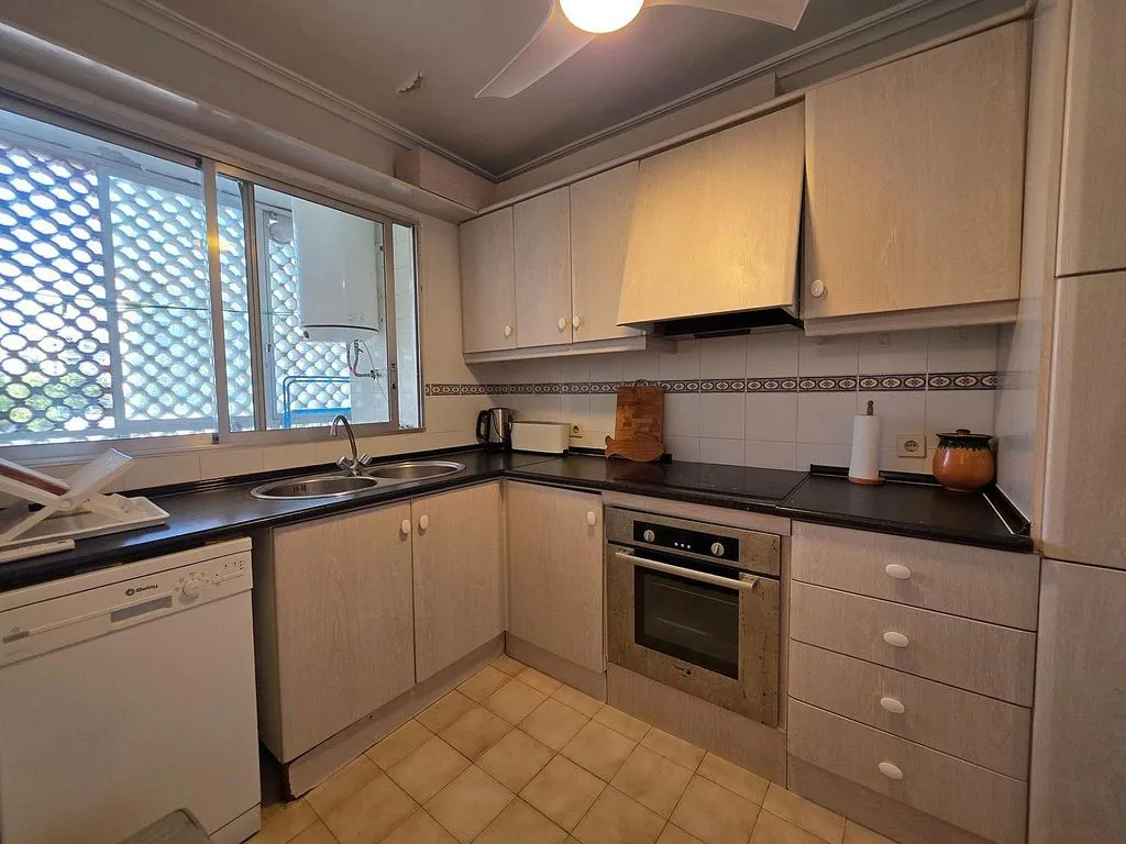Kitchen - Luxury Seafront Apartment in Alicante