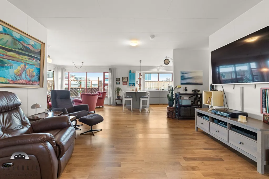 Séjour - Duplex with Garden in Selfoss