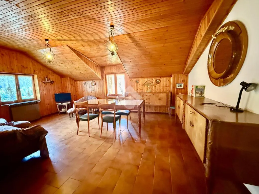 Elutuba - Trilocale with Balcony in Vezza d'Oglio