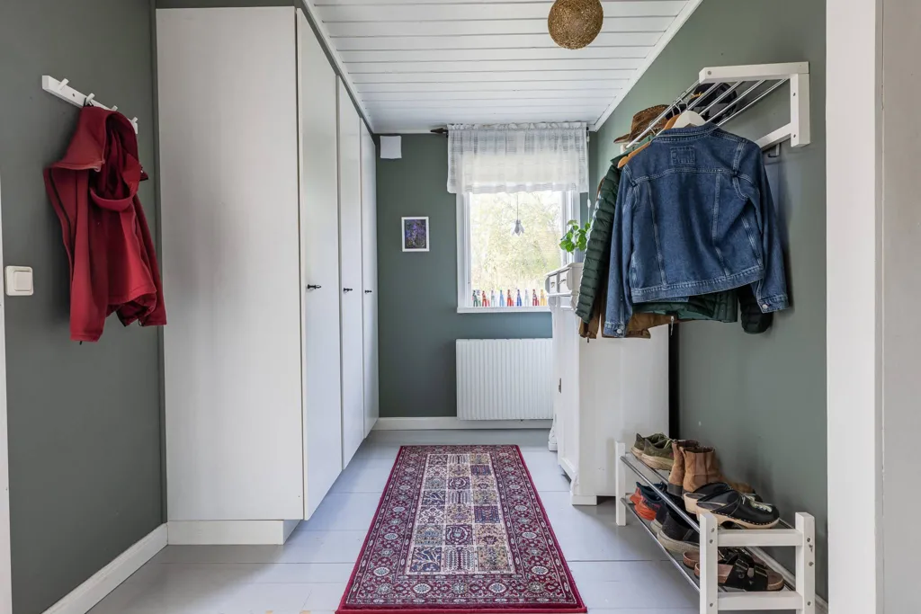 Esik - Eco-Friendly Villa with Garden in Östnor