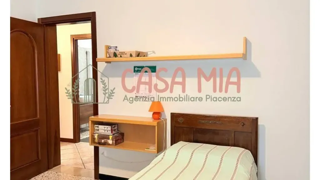 Chambres - Spacious Apartment with Balcony in Piacenza