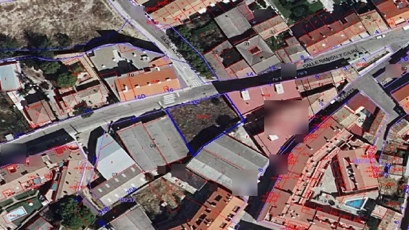 Plot with Development Potential in Cadrete