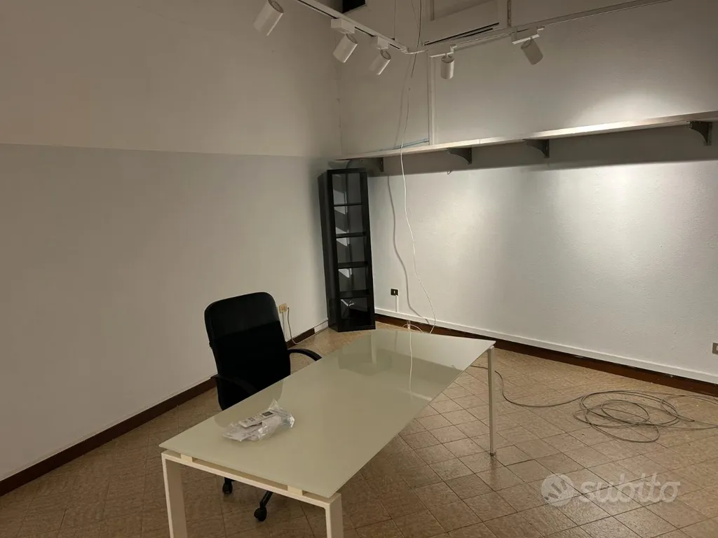 Kabinet - Rearfitted Commercial Unit in Central Location