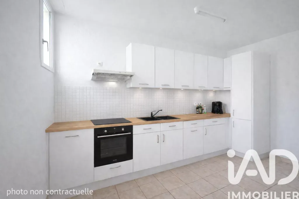 Cuisine - Appartement Duplex avec Garage au Centre de Malaucène