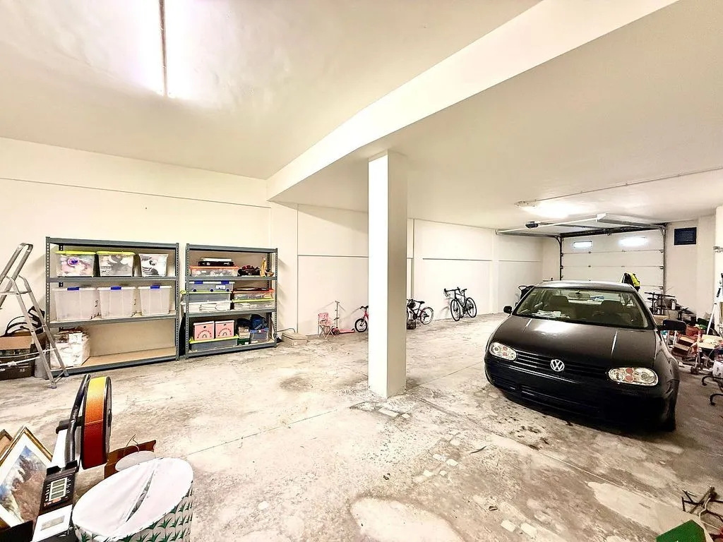 Garage - Terraced Semi-Detached House in Aranguren