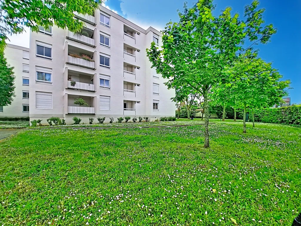 Aed - Third Floor Flat with Balcony in Toulouse