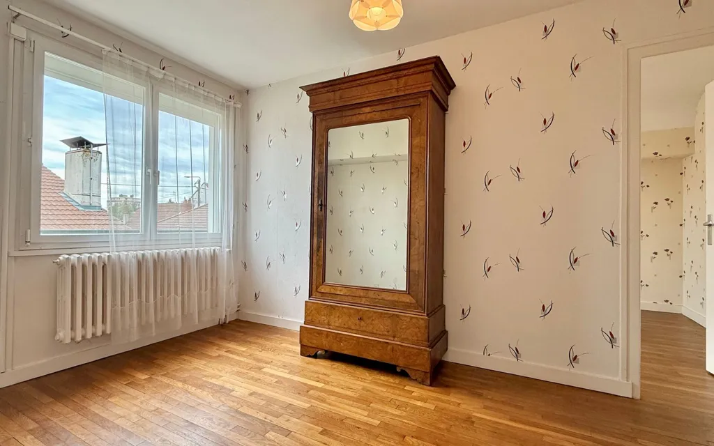 Bedrooms - Individual House with Garden in Dijon South