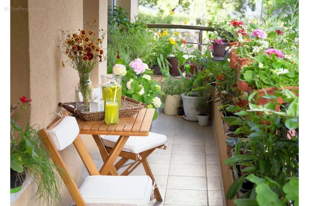 Rõdu - T2 Apartment with Balcony in Castelginest