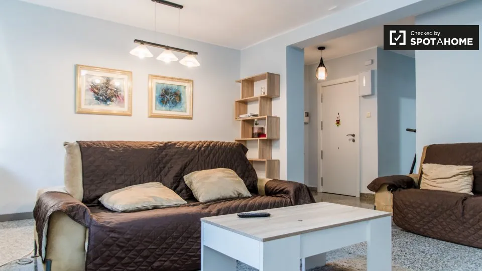 Elutuba - Shared Flat with Balcony in Aiora, Valencia