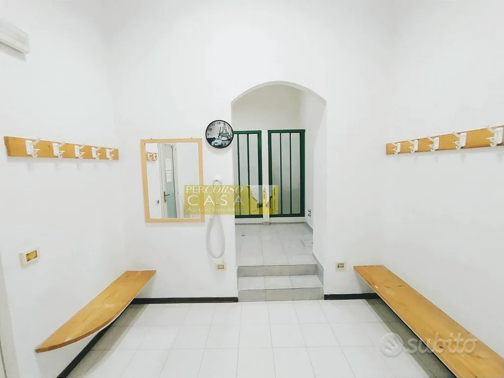 Entrée - Commercial Space with Gym in Teramo