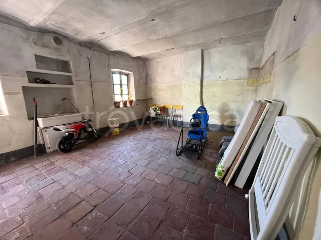 Garaaž - Rustic House with Balcony in Morozzo