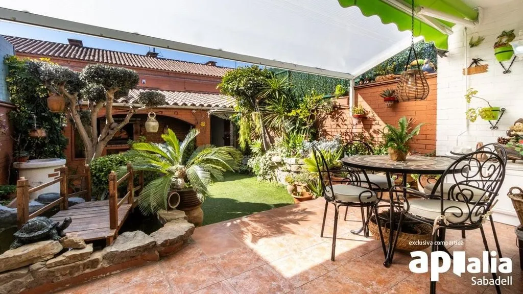 Terrasse - Luxury Villa with Garden in Terrassa