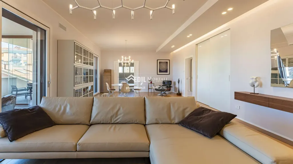 Elutuba - Luxury Penthouse with Loggia in Modena