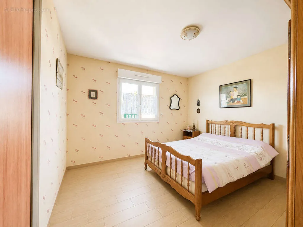 Chambres - Maison de Plain-Pied avec Terrasse Sud à Évrecy