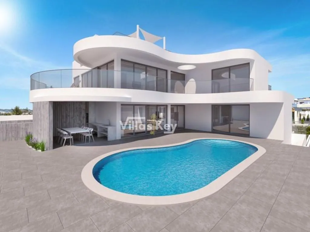 Bassein - Luxury Villa with Pool View in Lagos