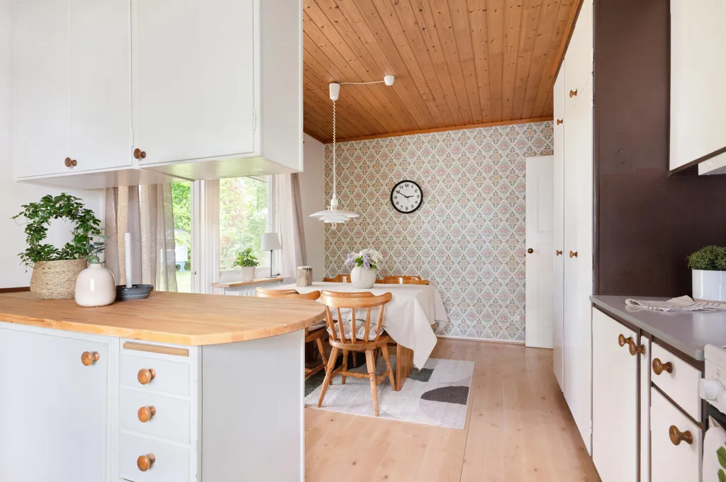 Cuisine - Charismatic Bungalow with Basement in Fridhem