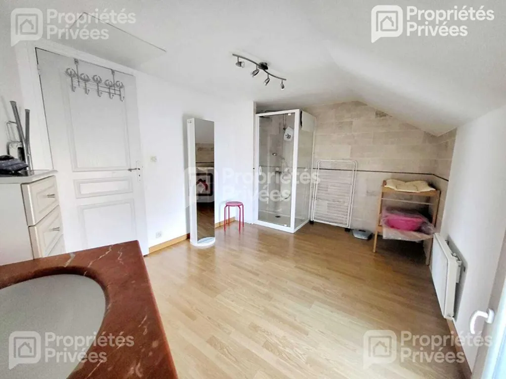 Vannitoad - Stone Property with Courtyard near Sermaises
