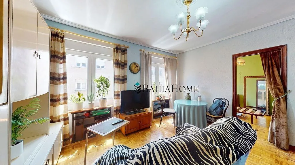 Elutuba - 2-Bedroom Apartment with Views in Santander