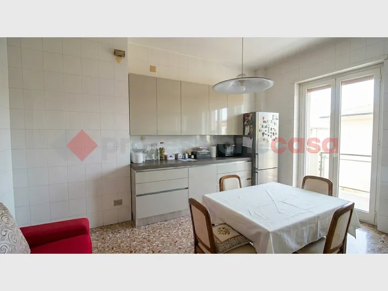 Salle à manger - Twin-Aspect Apartment near Bari Central Station