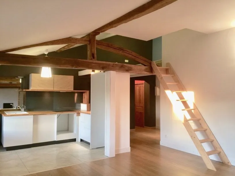 Elutuba - City Centre Flat with Mezzanine in Lavaur