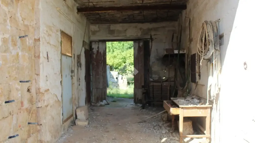 Esik - Traditional House with Garden in Carovigno
