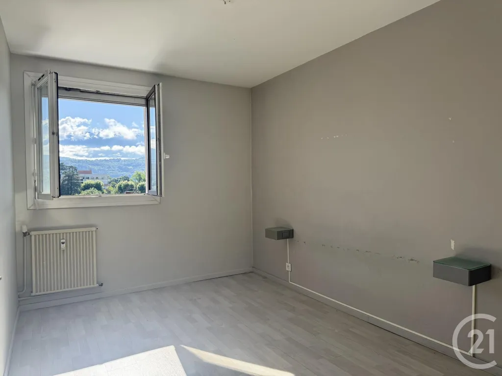 Pièces - Appartement 3 Pièces avec Vue Dégagée à Échirolles