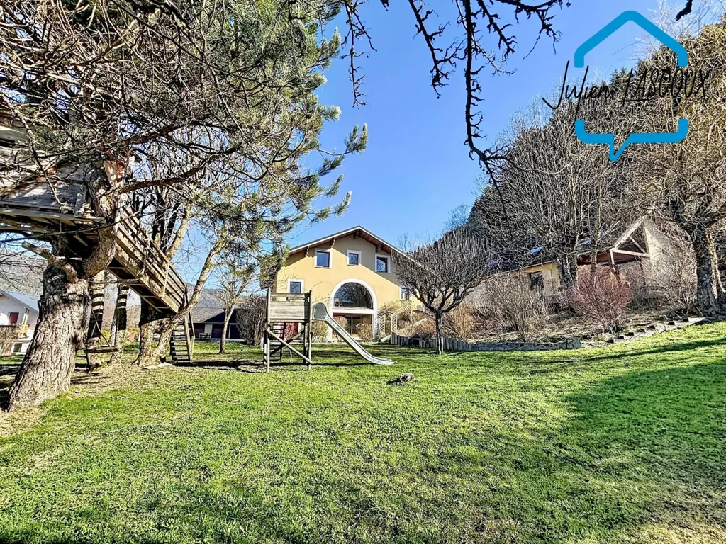 Jardin - Maison de Caractère avec Piscine à Méaudre
