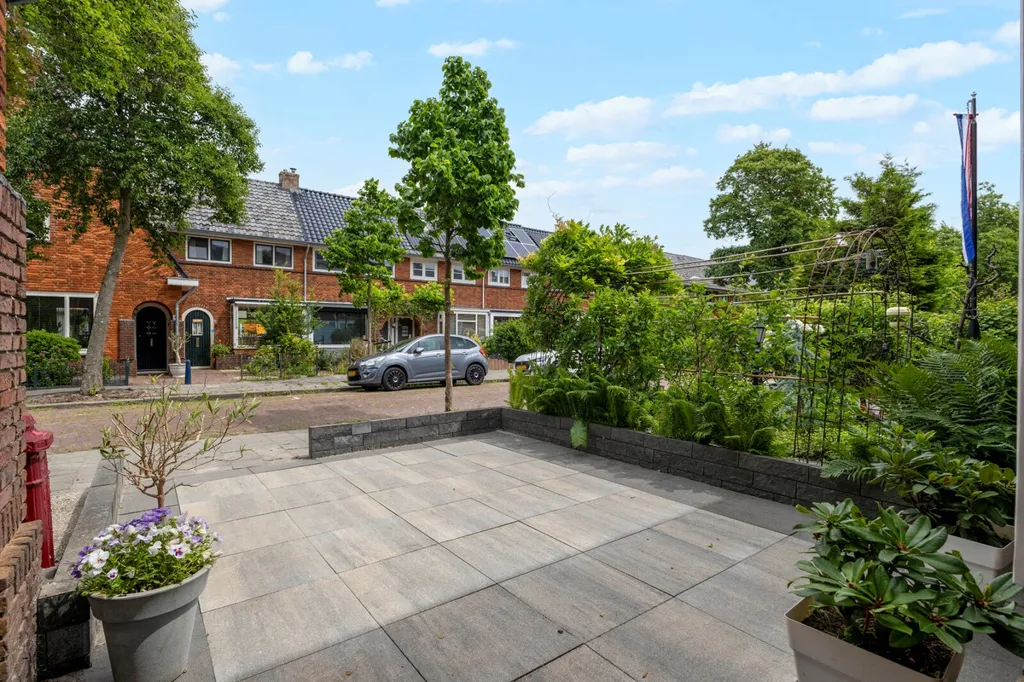 Jardin - Interwar Semi-detached House in Den Helder
