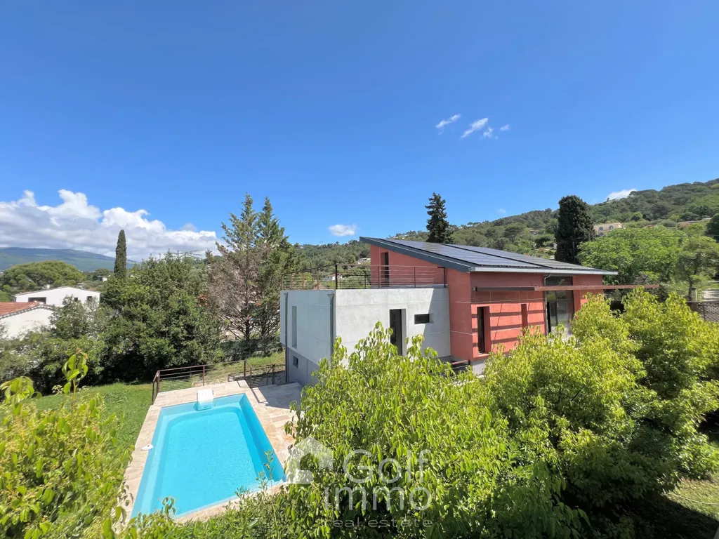 Vue aérienne - Villa Contemporaine avec Piscine à Mouans-Sartoux