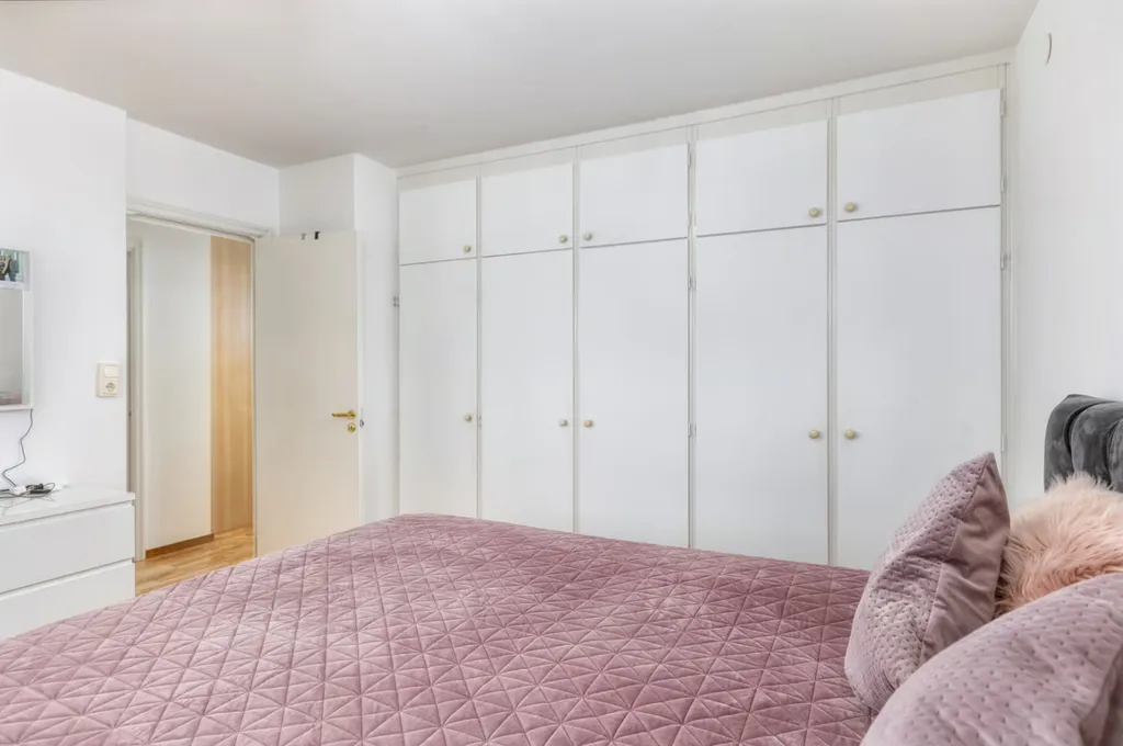 Chambres - Spacious Apartment with French Balcony in Blombacka