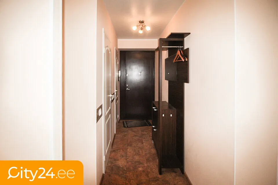 hallway_entrance