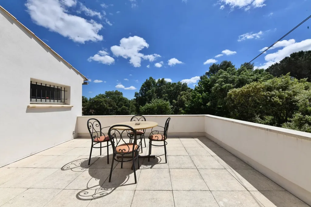 Terrasse - Villa Rénovée avec Piscine près d'Uzès