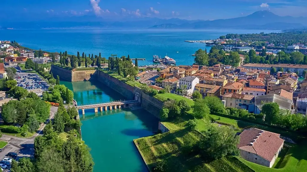 Quadrilocale with Private Garden in Sirmione