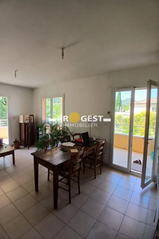 Salle à manger - Appartement avec Terrasse à La Destrousse