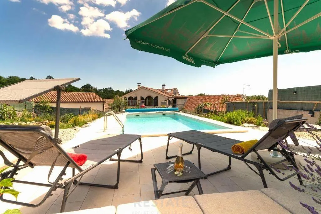 Piscina - House with Pool in Matulji