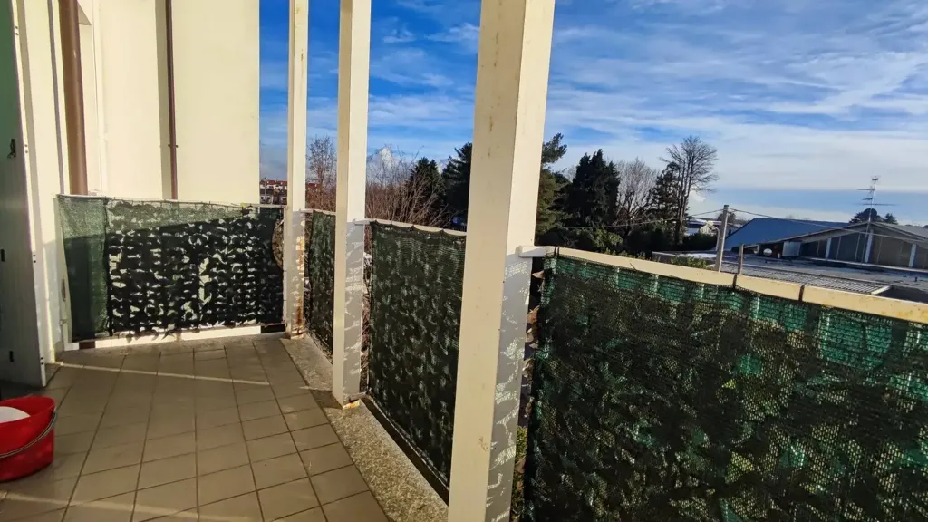 Balcon - Bright Trilocale with Balconies in Gallarate