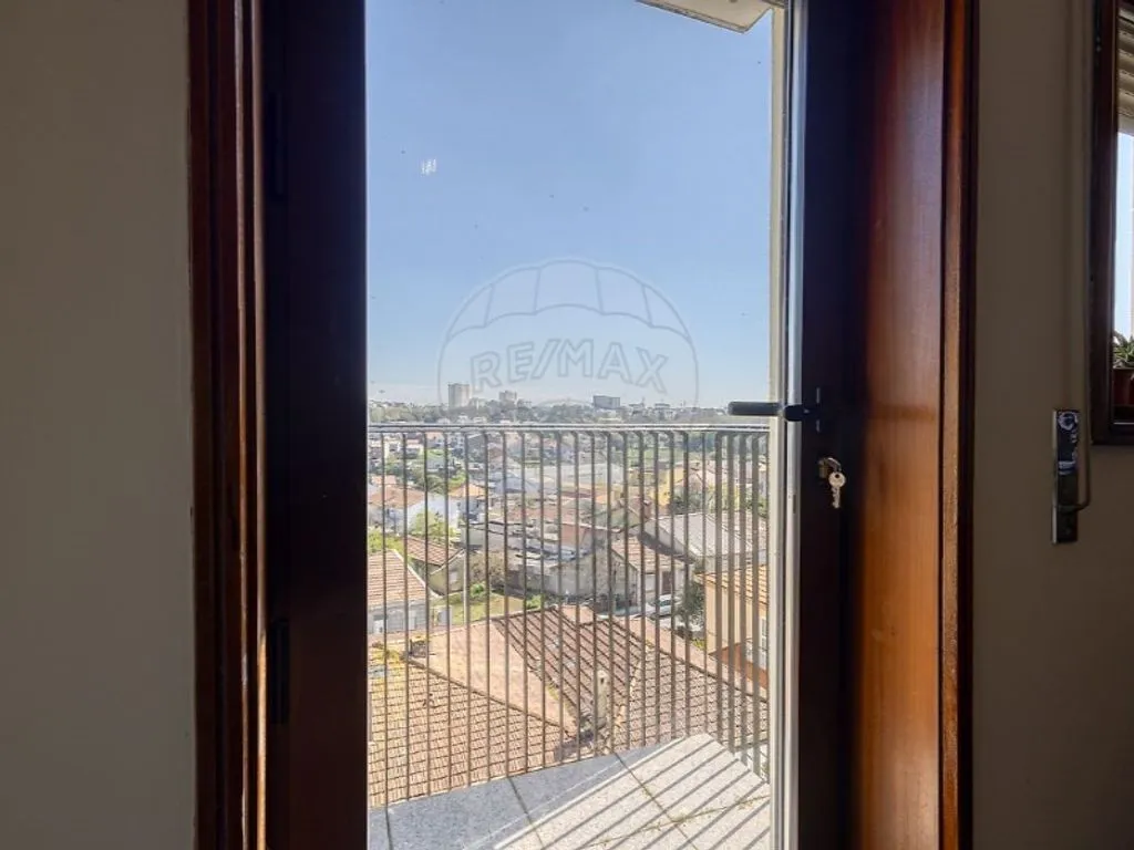 Balcon - Rehabilitated Bi-Family House in Matosinhos
