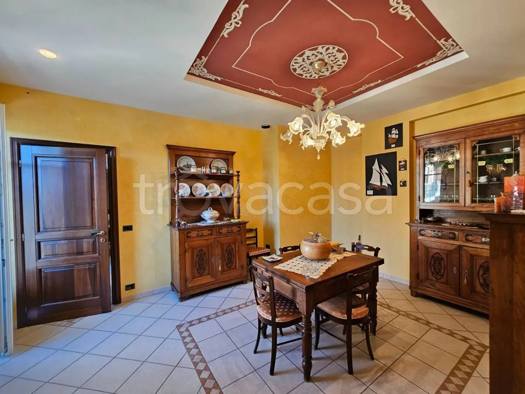 Salle à manger - Rustic House with Two Apartments in Sommariva Perno