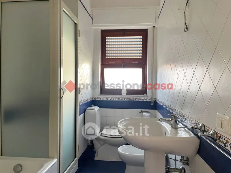 Bathrooms - Rented Apartment with Terrace in Catania