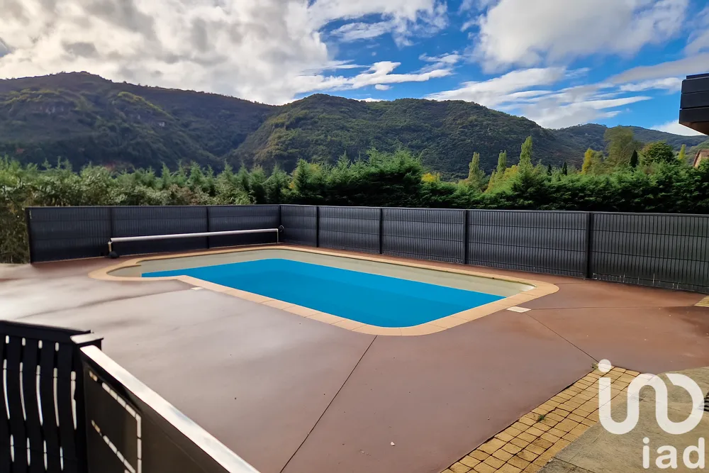 Bassein - Villa with Pool and Garden View in Saint Julien