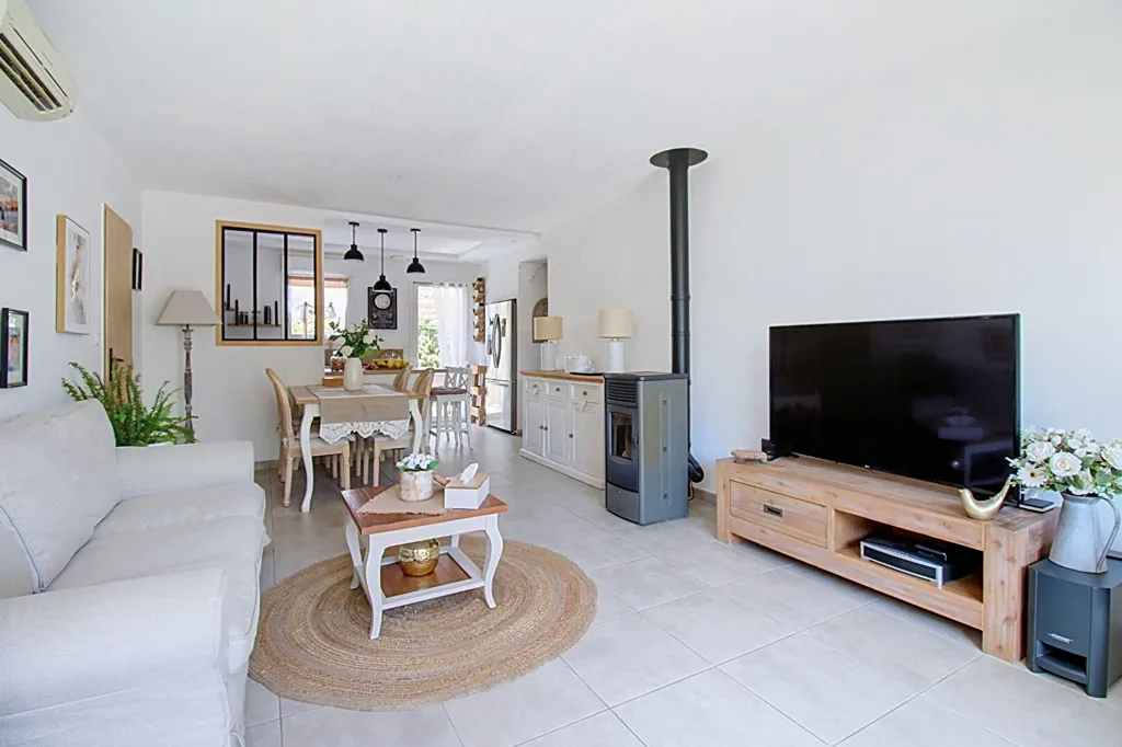 Séjour - Villa avec Piscine et Garage à Vidauban