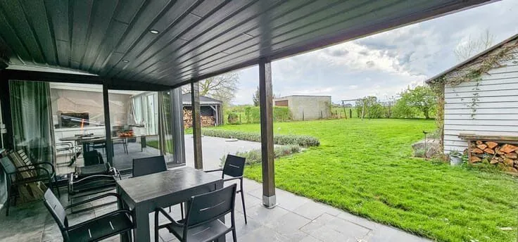 Terrass - Villa with Terrace in West-Facing Garden