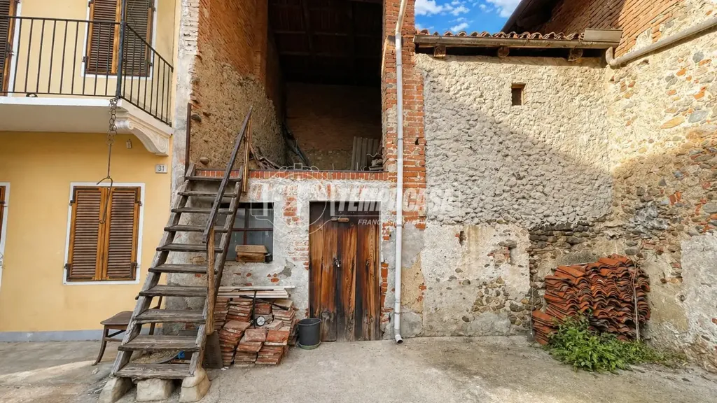 Aed - Rustic Villa with Garden in Maglione