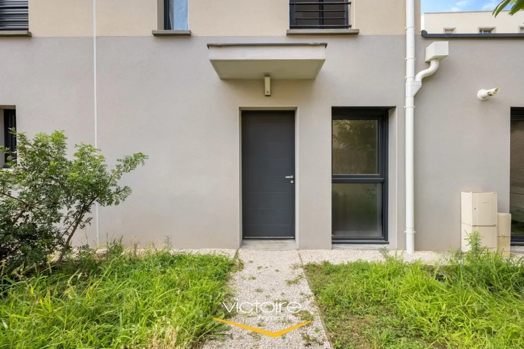 Aed - Newly Built House with Two Gardens in Montchat