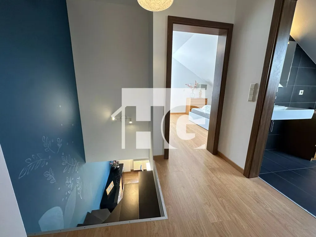Esik - 2-Bedroom Apartment with Balcony in Berchem