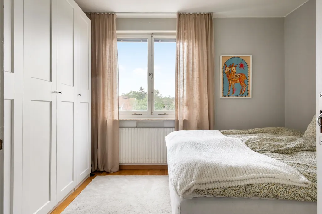 Magamistoad - Apartment with South-Facing Balcony in Stureby